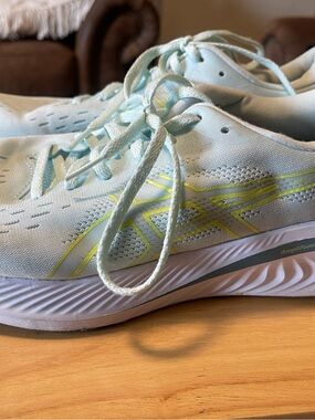 Asics Gel Excite 10 Soothing Sea Woman’s Size 10 Training. Running